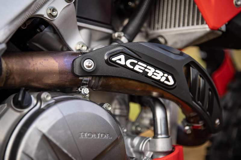 Acerbis X-Exhaust uitlaat bocht bescherming Zwart 4 takt KTM/Husqvarna SX-F/EXC-F 250-450 2012- & FC/FE 250/350/450/501 2014- & Honda CRF 250R/RX 2022- & CRF 450R 2020- & CRF 450RX 2020 & Gas Gas EC 250F/350F 2021 & MC 250F/450F 2021