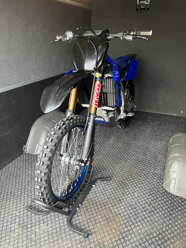 Braapp inrijdbare motorstandaard / wielklem / inrijklem voor 16-21 inch wielen