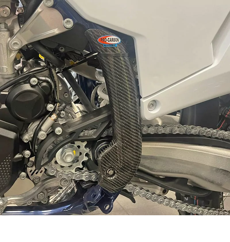 Pro Carbon framebeschermers ( lang ) Husqvarna TC 125/250 2023-2025 & Husqvarna FC 250/350/450 2023-2025 & TE 250/300 2024-2025 & FE 250/350/450/501 2024-2025
