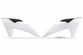UFO Radiator Kappen Wit / Zwart  ( OEM 2023 ) KTM SX 125/150/250/300 2023-2024 & SX-F 250/350/450 2023-2024 & EXC/EXC-F 250/300/350/450/500 2024-