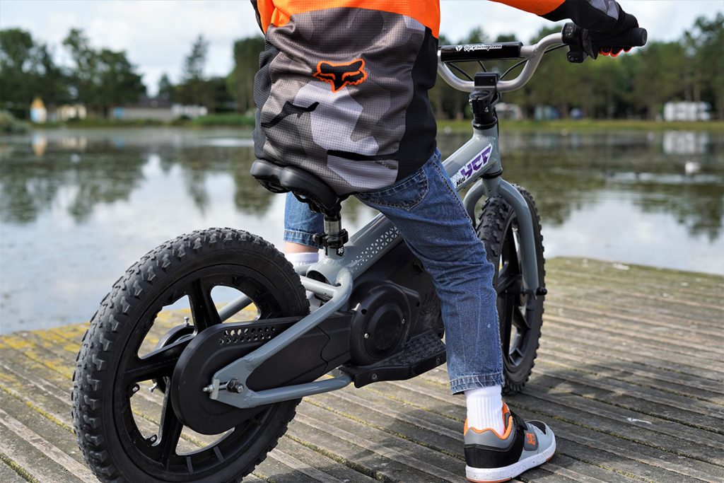 YCF Balance Grijs 16 inch